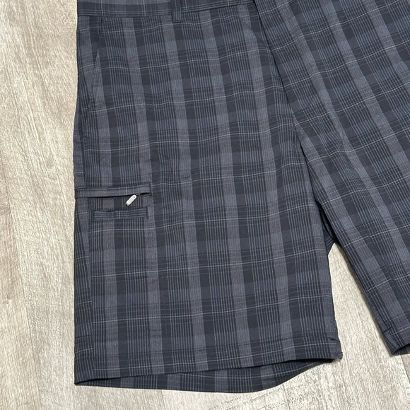 Men's Greg Norman Golf 38 Large Chino Khakis Shorts Black Stretch Grip Waistband - Picture 5 of 8